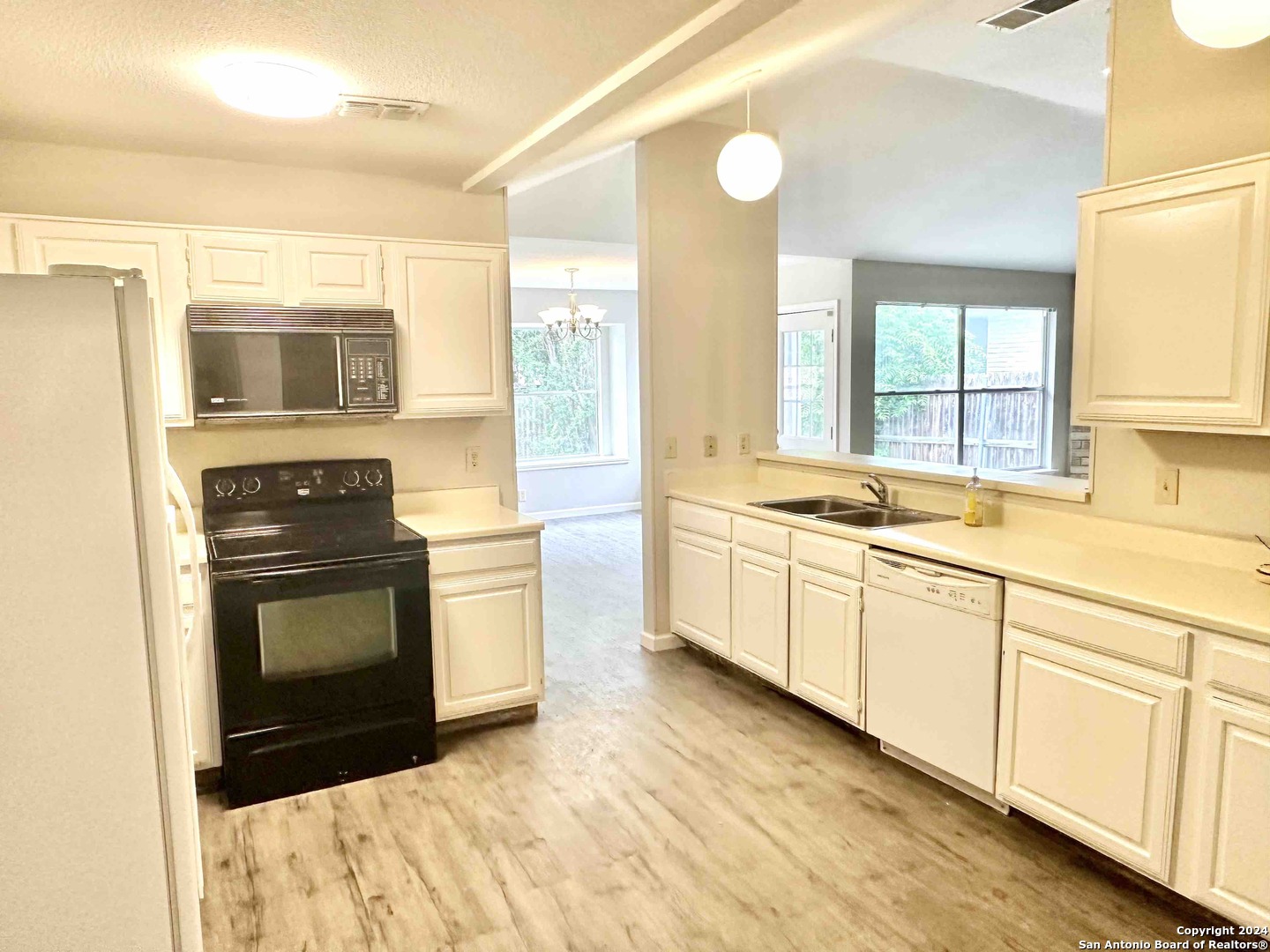6119 BROADMEADOW, San Antonio, TX 78240