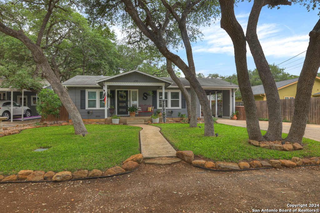 Photo of 179 Woodland Ave in New Braunfels, TX