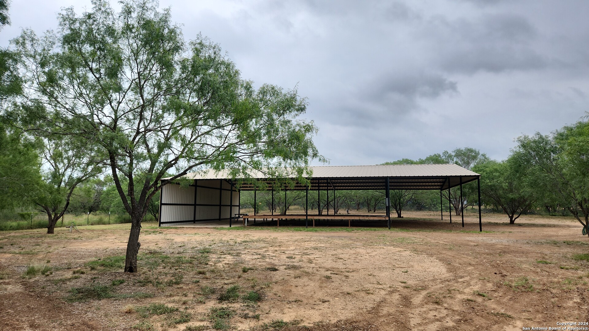1848 County Road 2557 UNIT #4, Moore, TX 78057