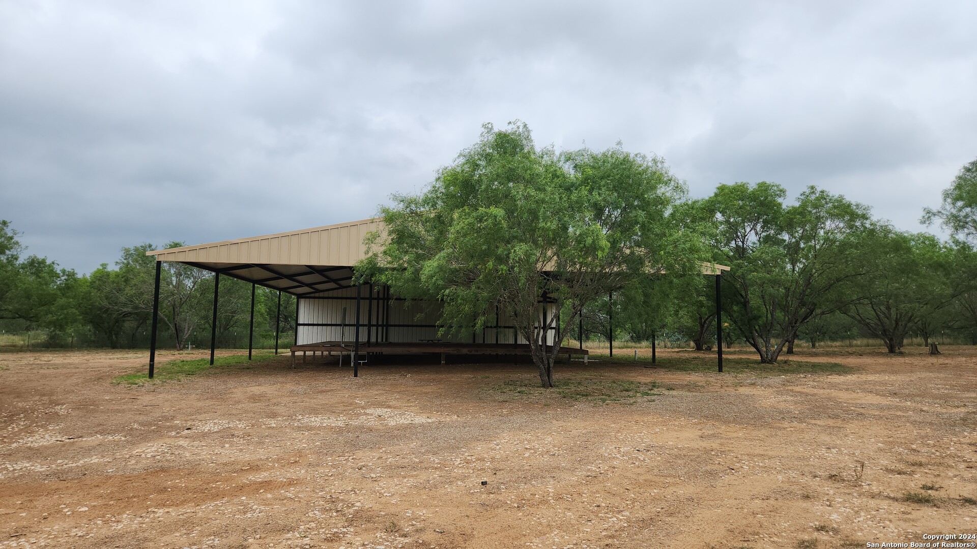 1848 County Road 2557 UNIT #4, Moore, TX 78057