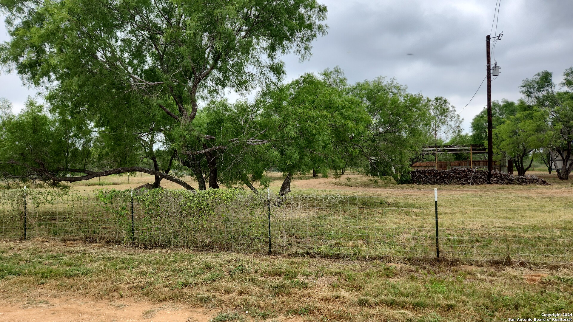 1848 County Road 2557 UNIT #4, Moore, TX 78057