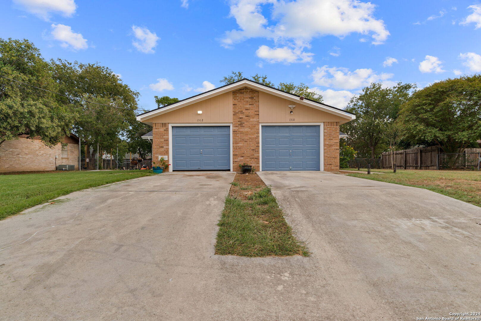Photo of 1312 Summerwood Dr in New Braunfels, TX