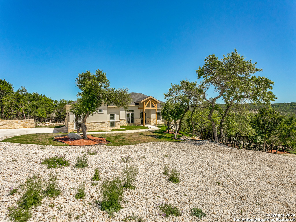 Photo of 929 Moonlight Dr in Canyon Lake, TX