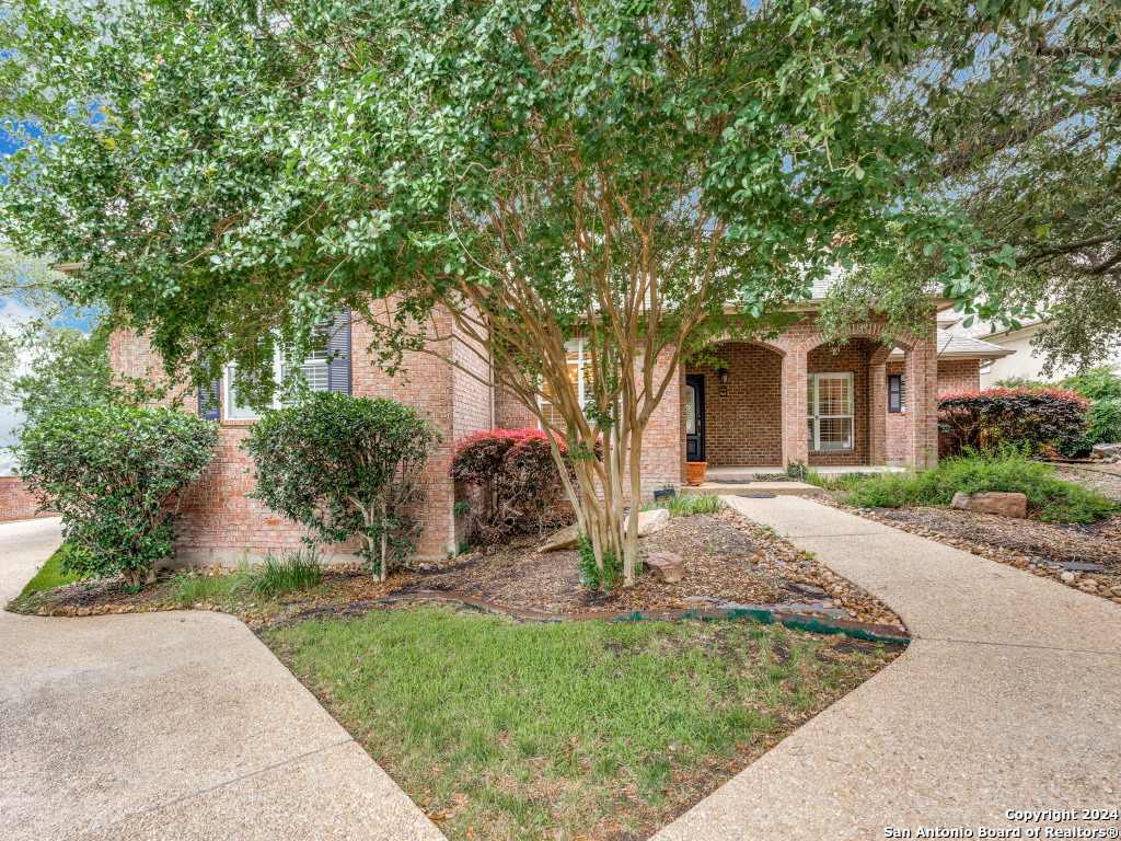 Photo of 656 Forest Rdg in New Braunfels, TX