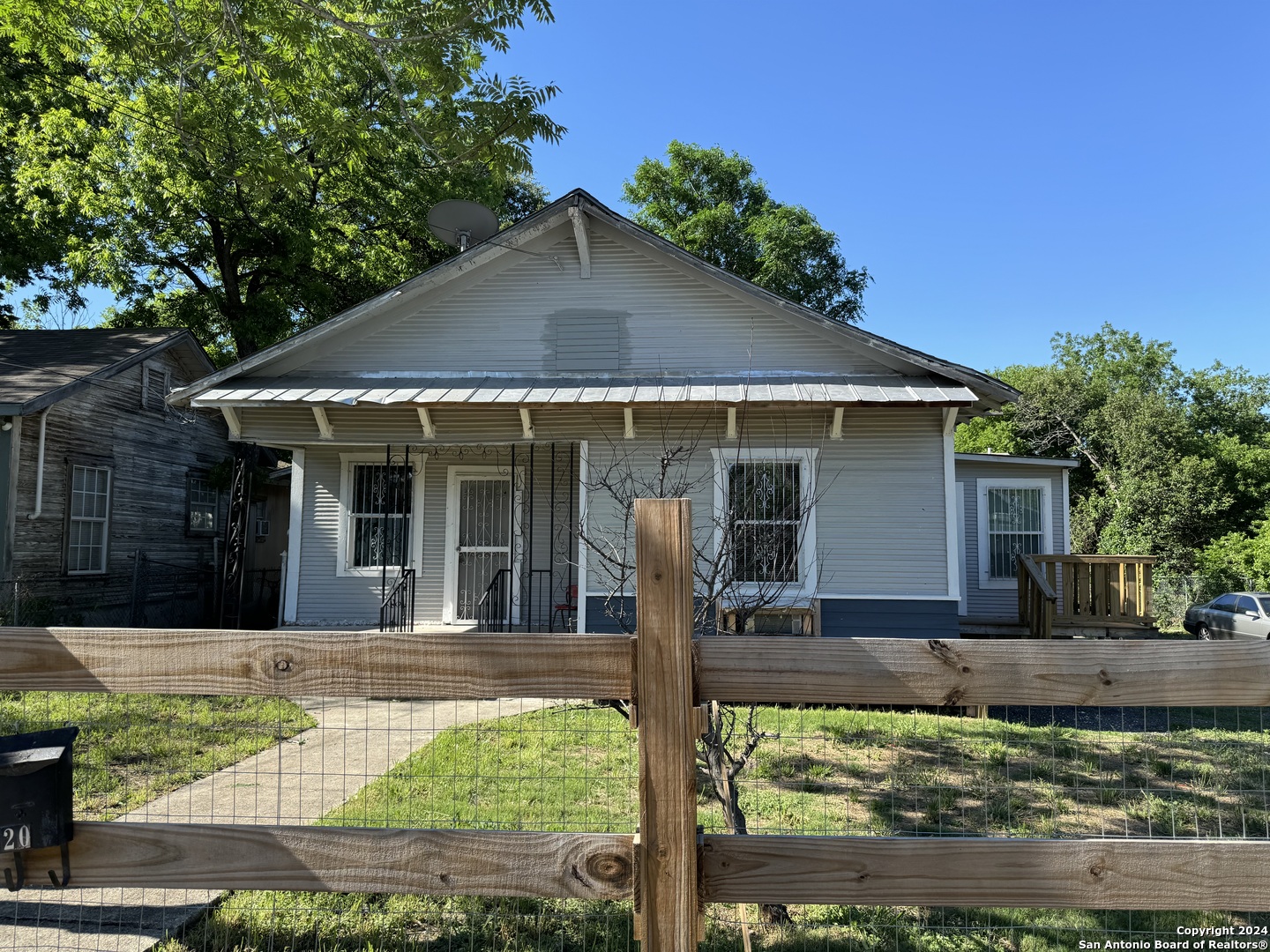 520 Mitchell St Listing Cover Image