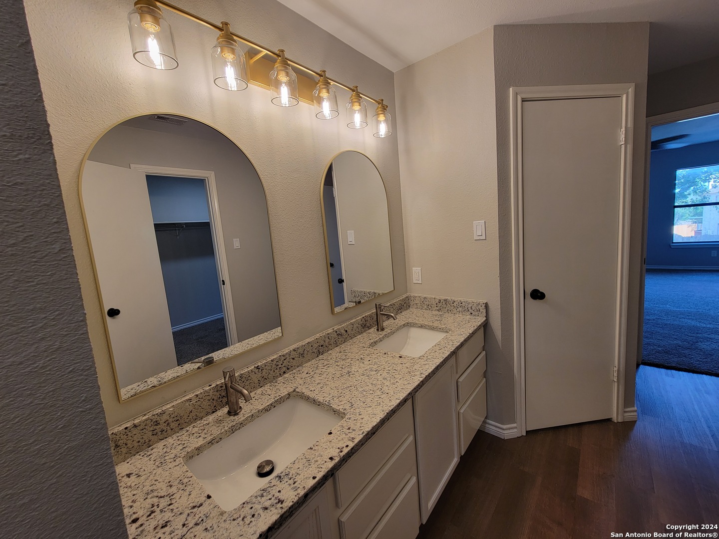 8147 chestnut manor   Converse TX 78109