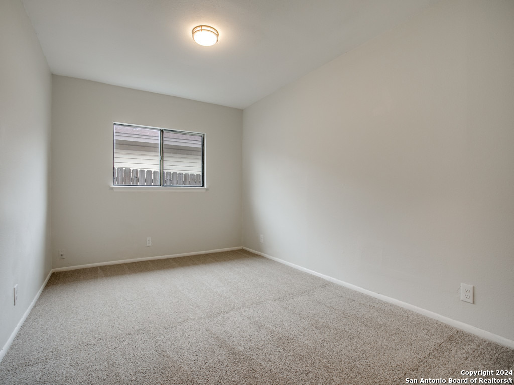8307 PINE MEADOW DR   Converse TX 78109-3305
