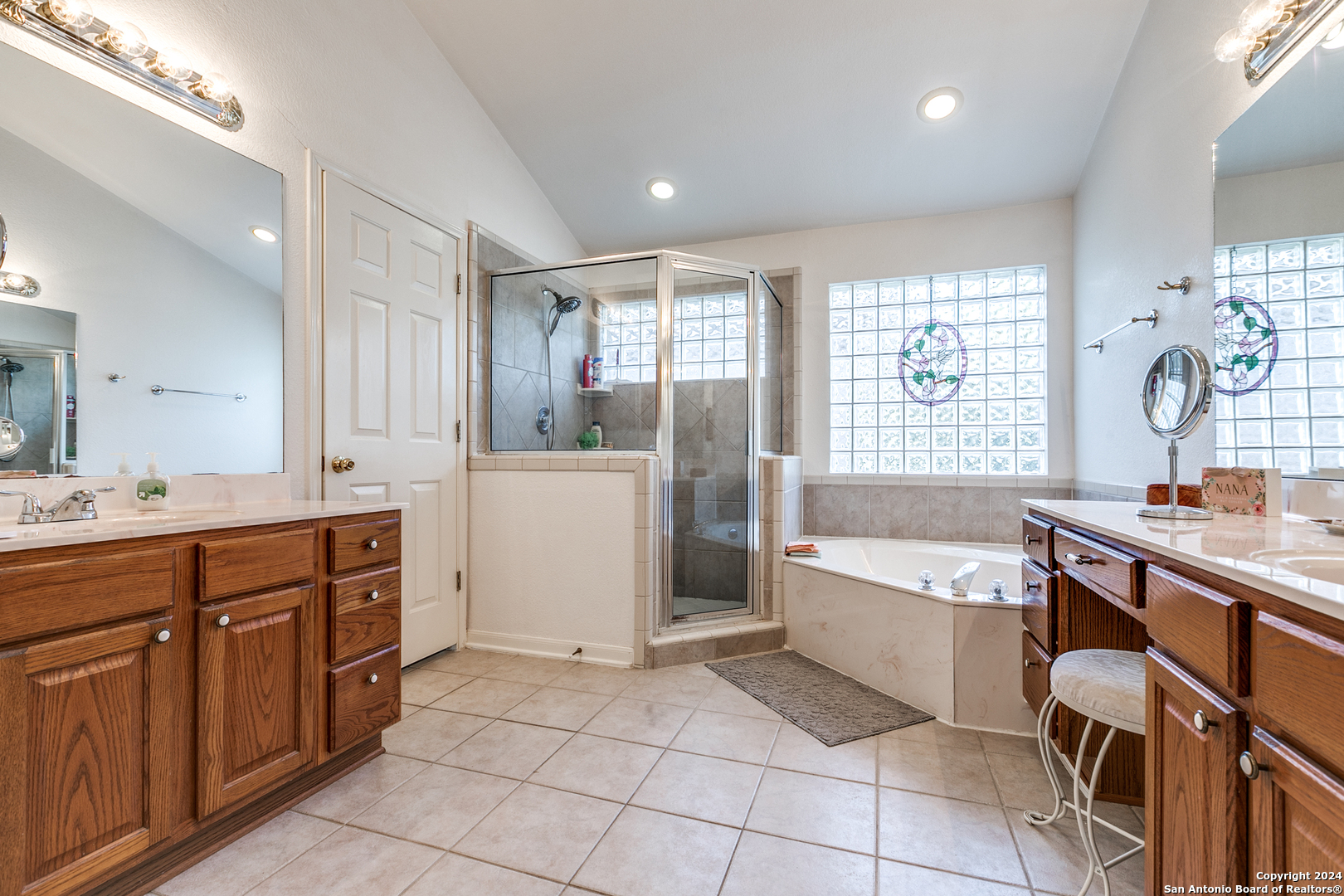 10 OAKWELL FARMS PKWY   San Antonio TX 78218-1780