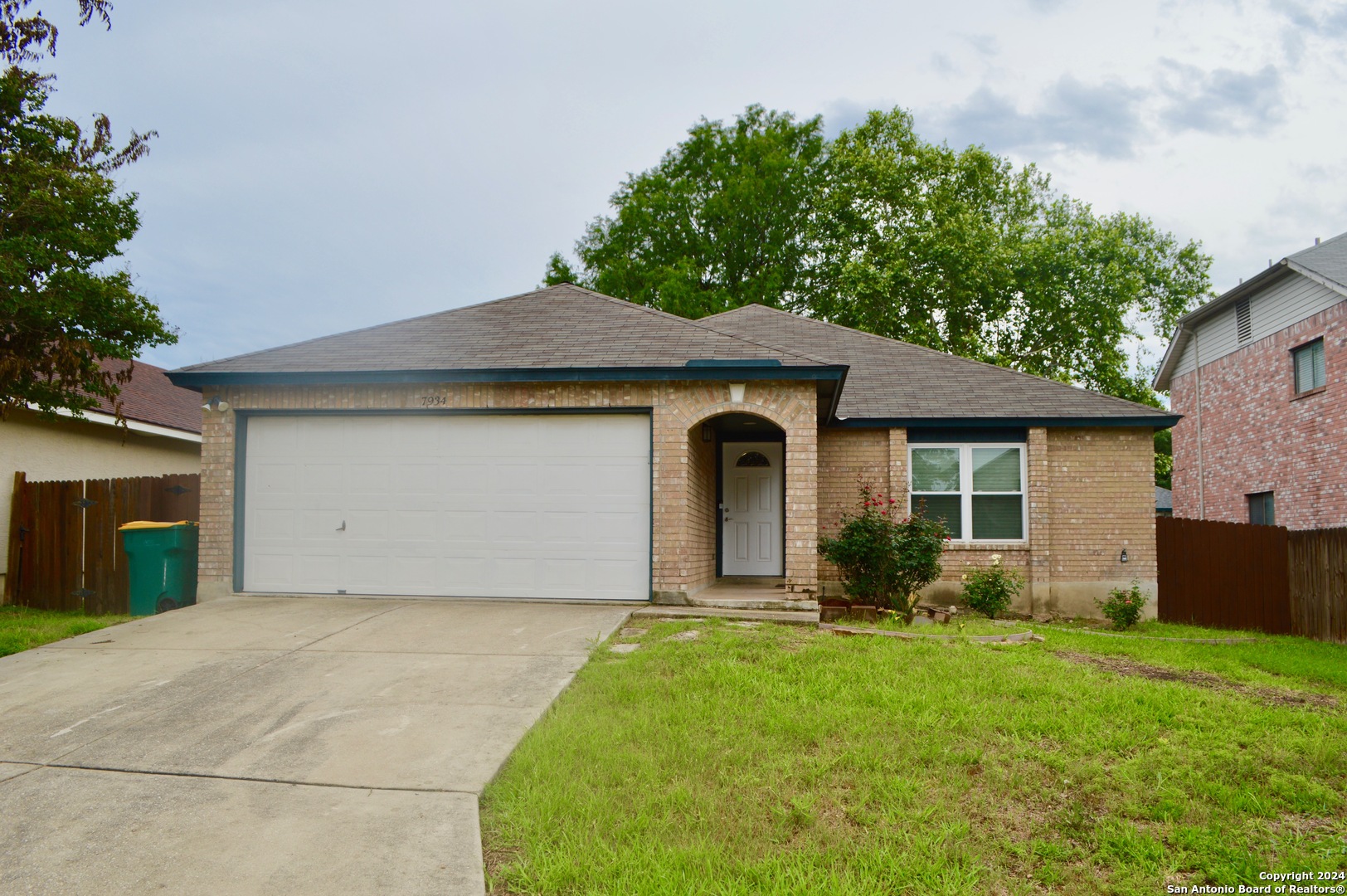 Property photo for 7934 DONSHIRE DR, Converse, TX