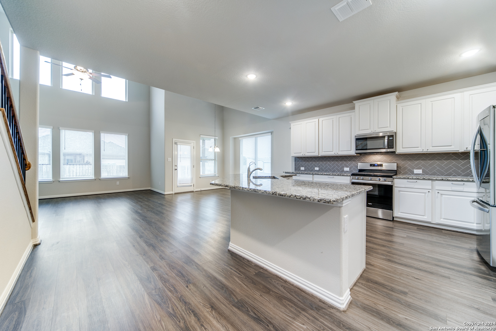213 ASPEN DR, Boerne, TX 78006