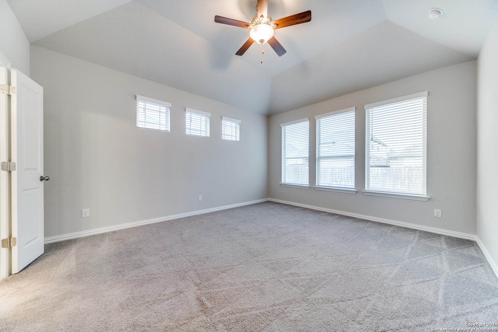 213 ASPEN DR, Boerne, TX 78006