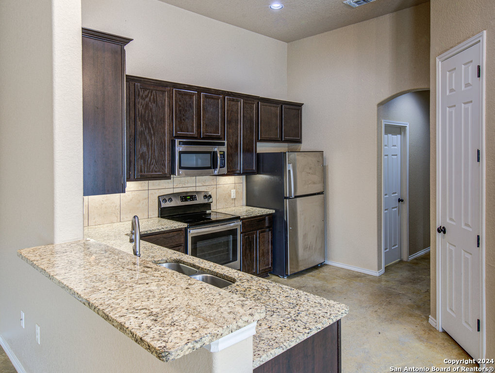 1042 CAROLYN CV, New Braunfels, TX 78130