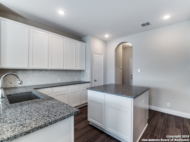 21935 AKIN BAYOU, San Antonio, TX 78261