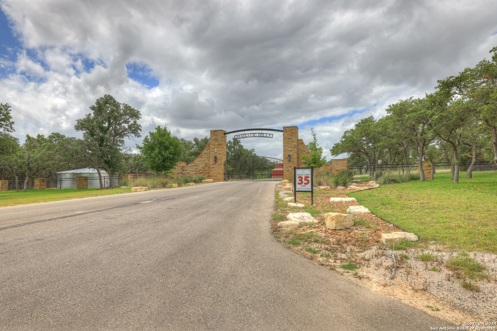 85 Majestic hills, Blanco, TX 78606