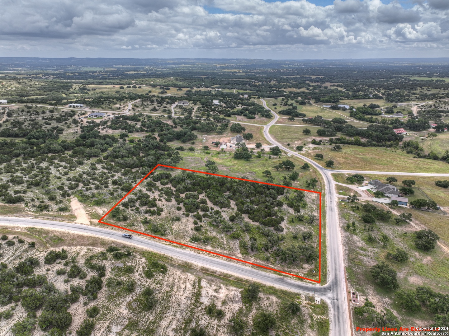 85 Majestic hills, Blanco, TX 78606