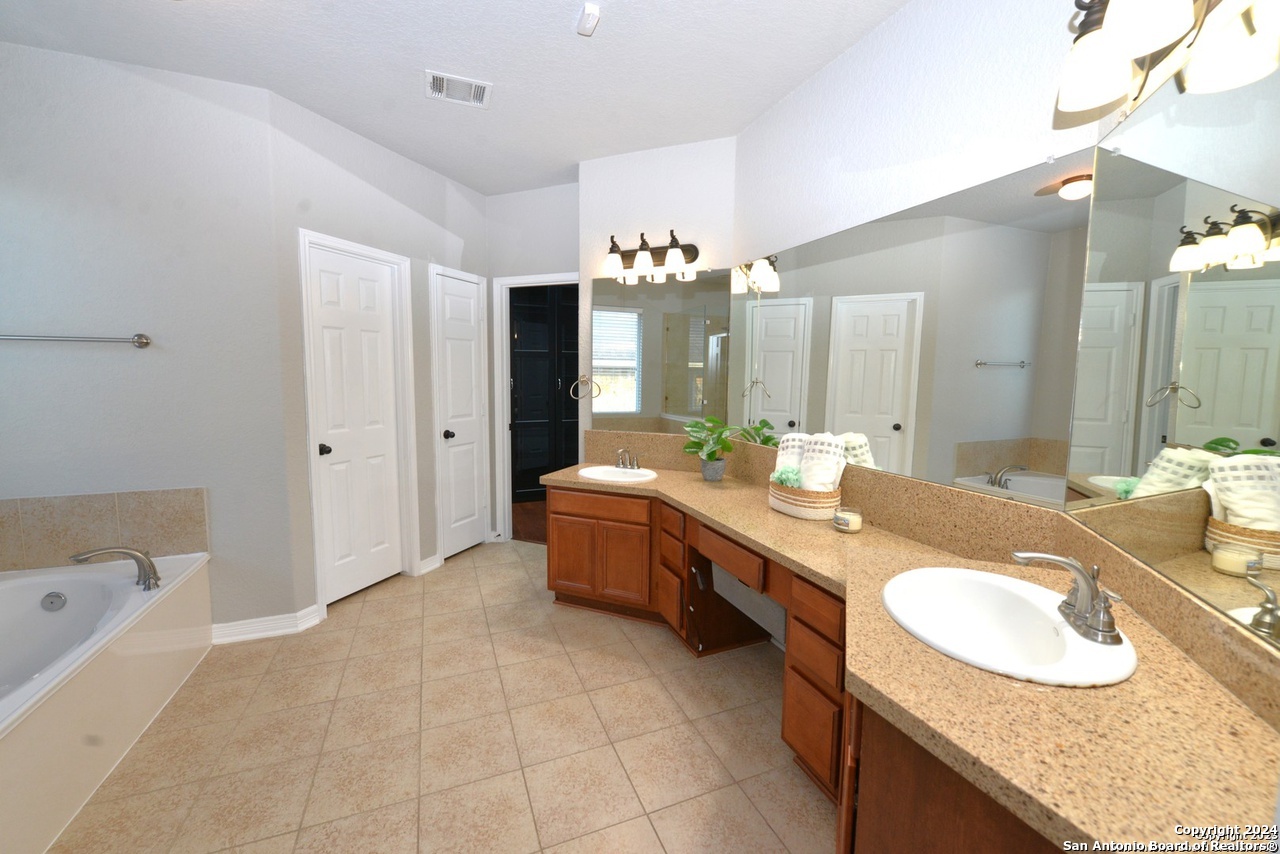 2402 CORTONA MIST, San Antonio, TX 78260