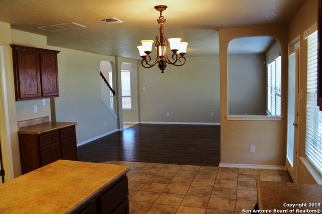427 DIANA DR   Converse TX 78109-1133