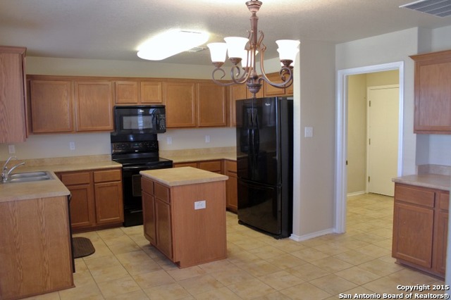 427 DIANA DR   Converse TX 78109-1133