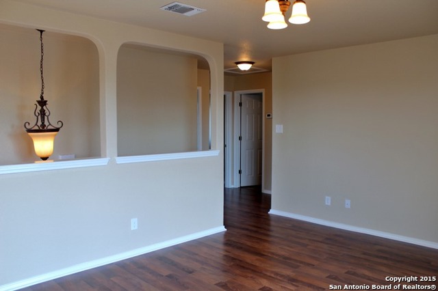 427 DIANA DR   Converse TX 78109-1133