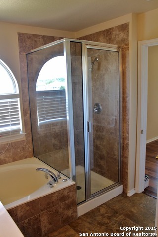 427 DIANA DR   Converse TX 78109-1133