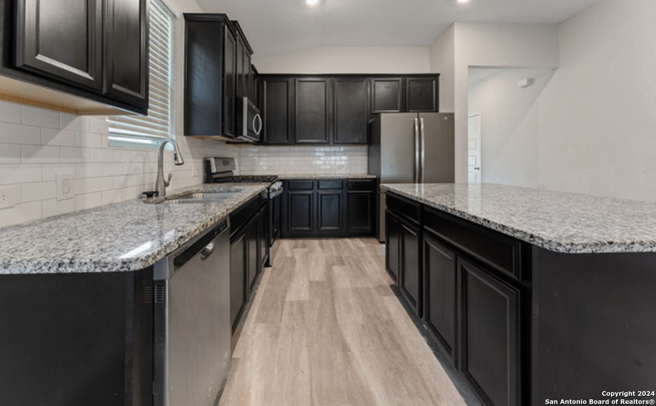 Photo 4 of Single family home for sale at 4910 Oxbow Bnd, Saint Hedwig, TX 78152 | MLS# 1792724 | Listing updated on 2024-10-05