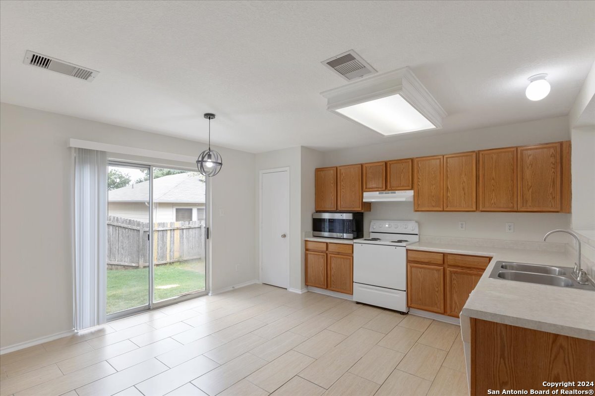 833 BARREL PT, San Antonio, TX 78251