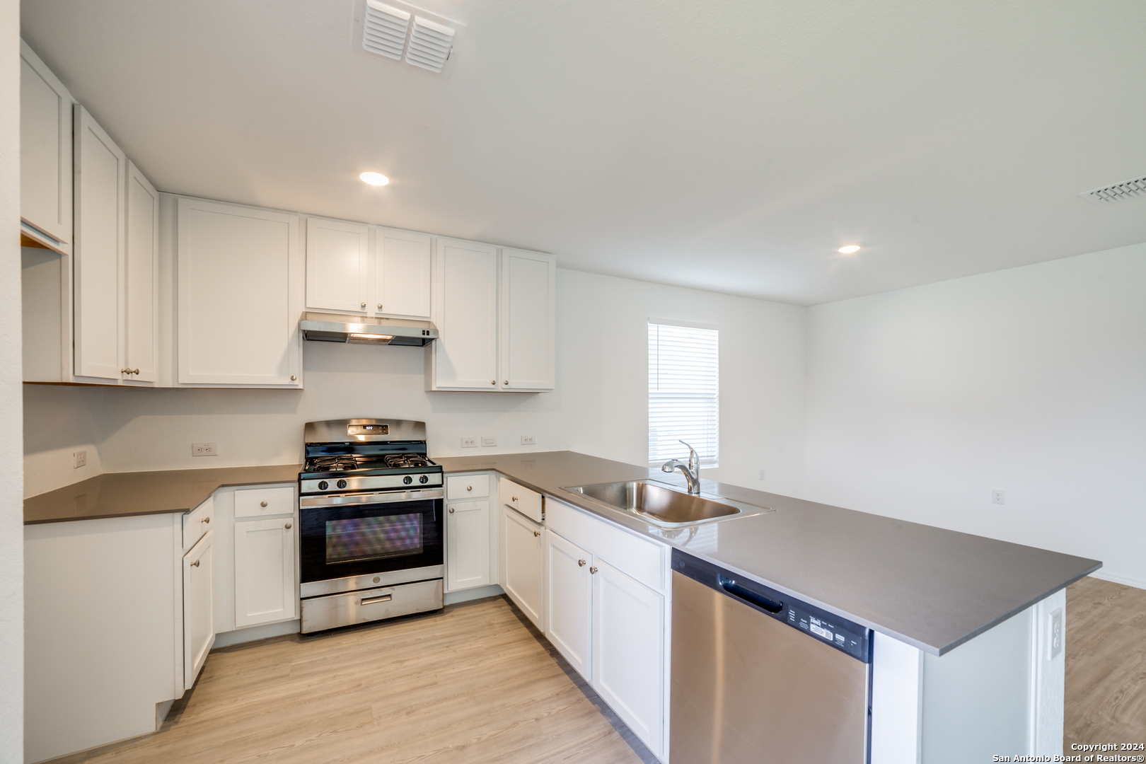 1426 Laima Curve, San Antonio, TX 78224