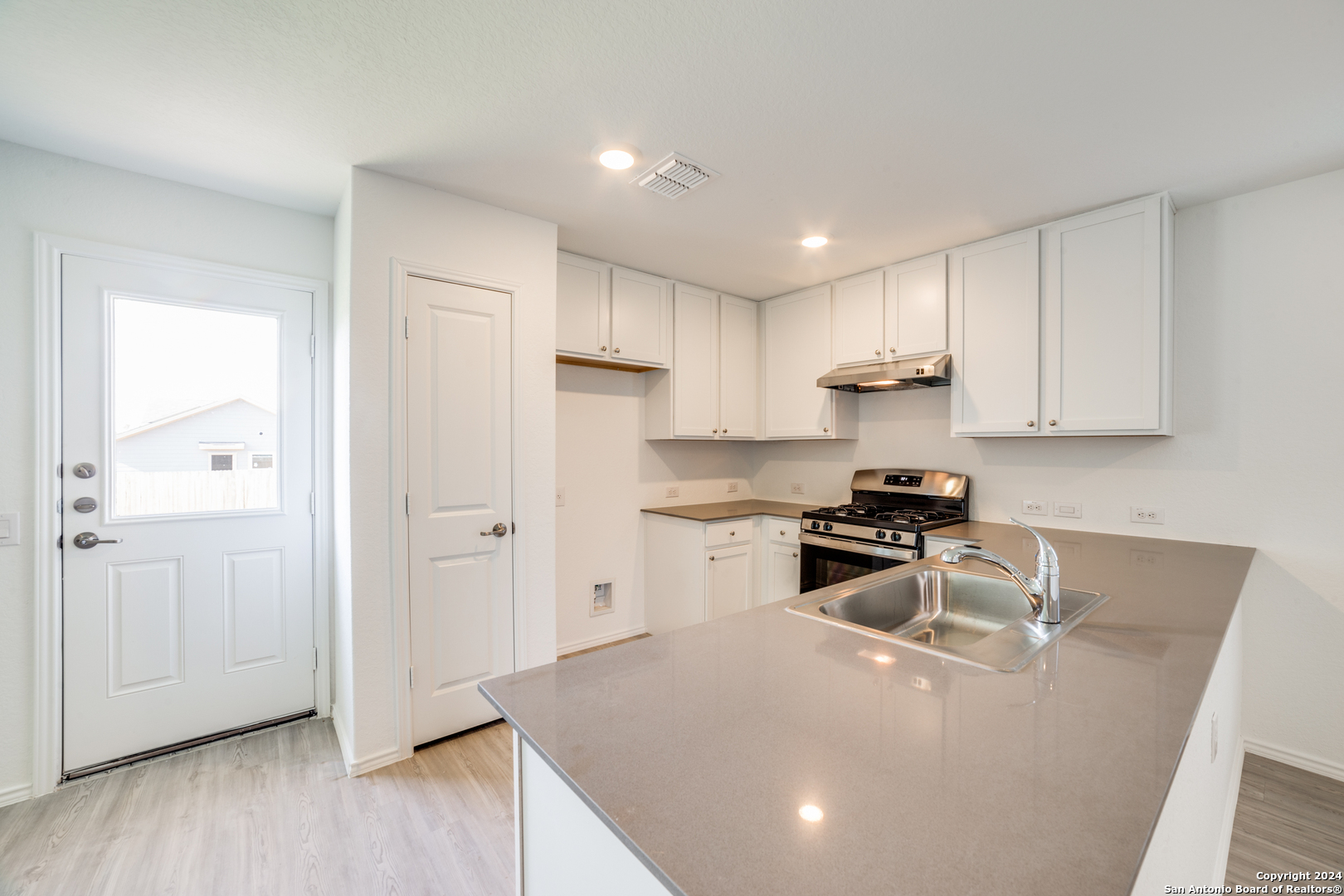 1426 Laima Curve, San Antonio, TX 78224