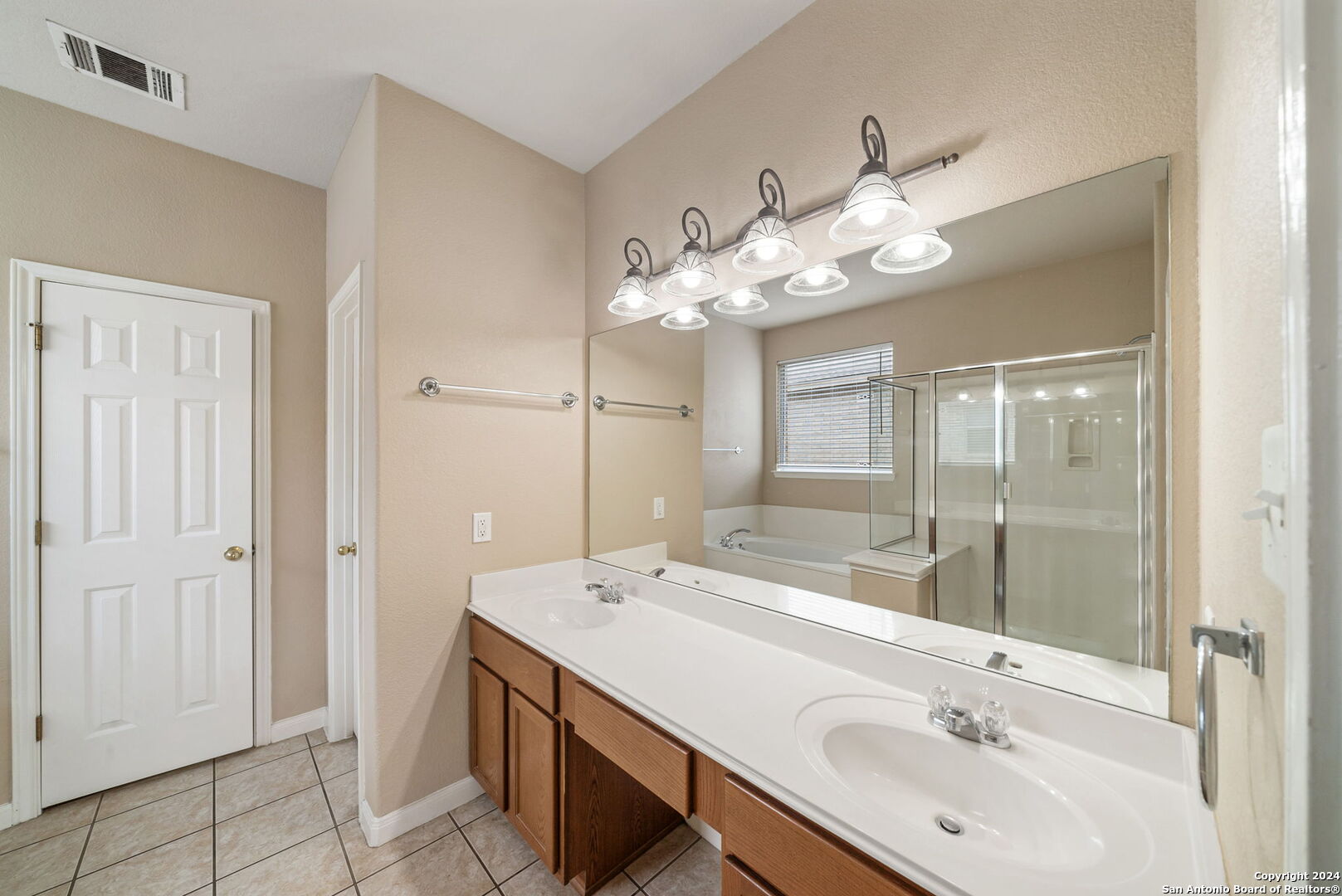 25811 Copperas Ln, San Antonio, TX 78260