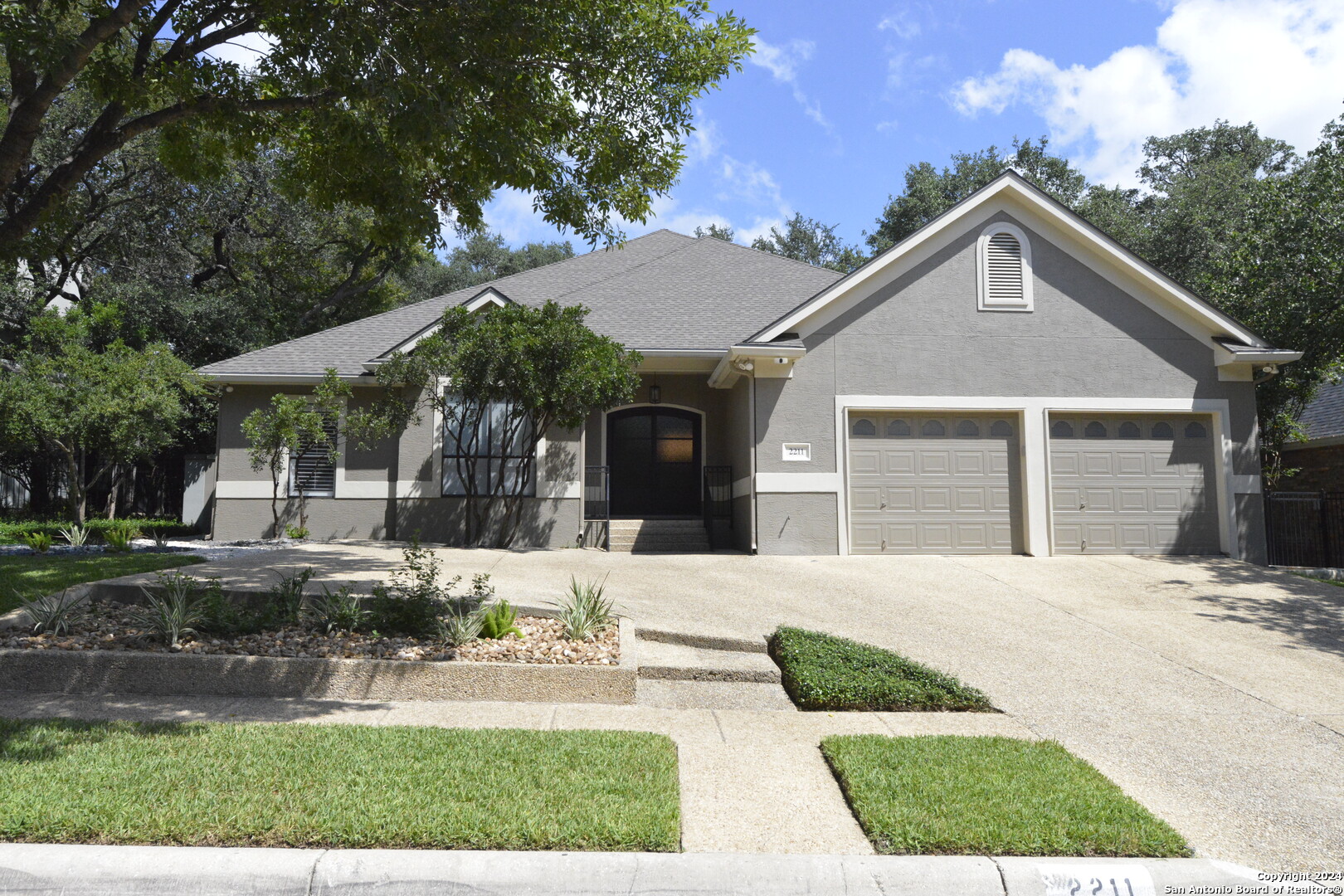 2211 Postoak Ct, San Antonio, TX 78248