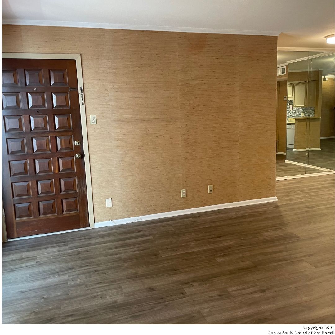 1st Living Area