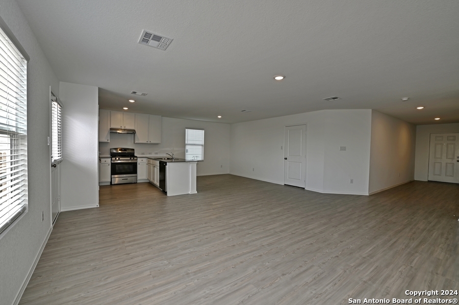 211 KAYDEN CT, Marion, TX 78124