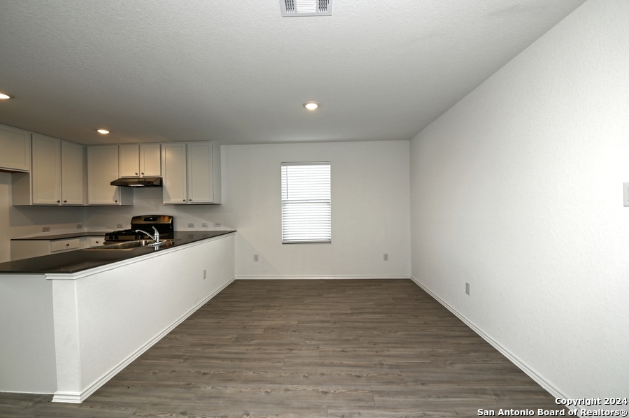 211 KAYDEN CT, Marion, TX 78124