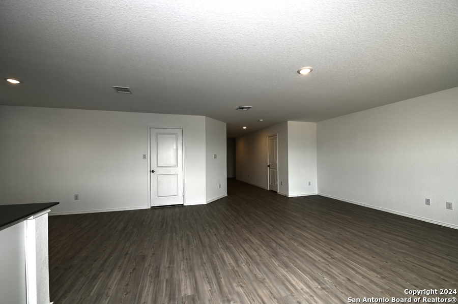 211 KAYDEN CT, Marion, TX 78124
