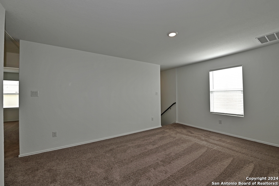 211 KAYDEN CT, Marion, TX 78124