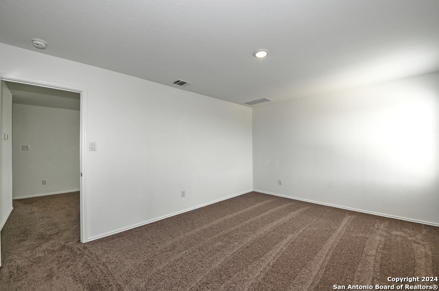 211 KAYDEN CT, Marion, TX 78124