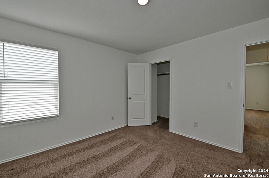 211 KAYDEN CT, Marion, TX 78124