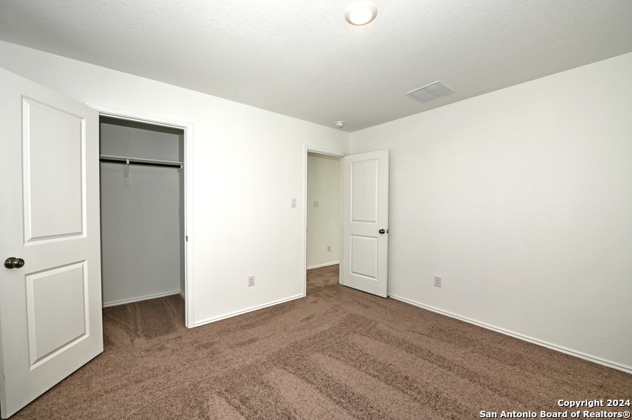 211 KAYDEN CT, Marion, TX 78124