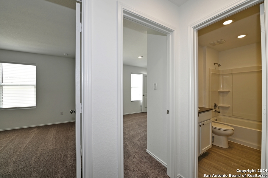 211 KAYDEN CT, Marion, TX 78124
