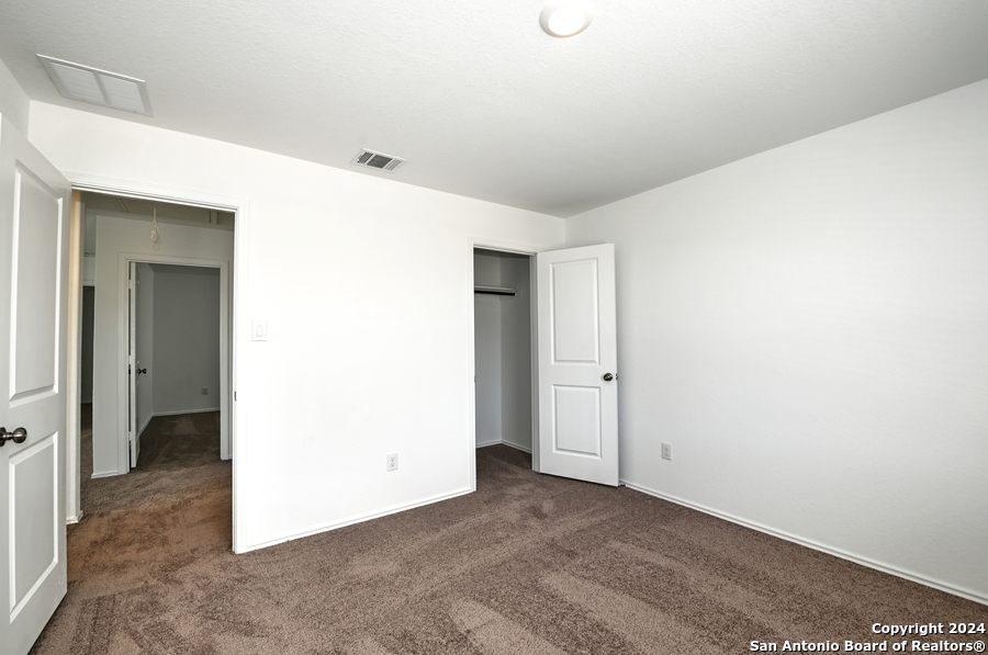 211 KAYDEN CT, Marion, TX 78124