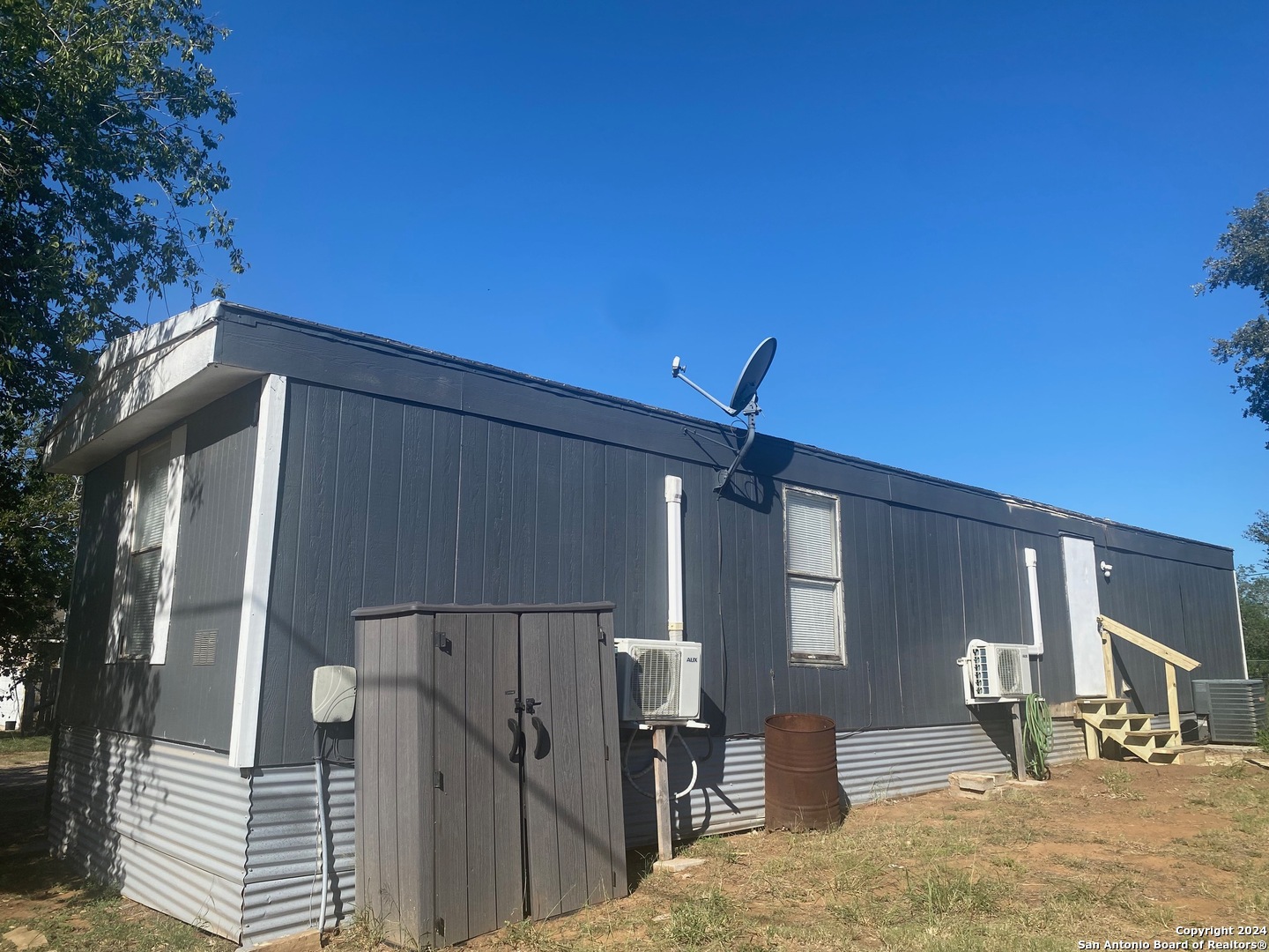 1102 Simmons Ave., #4, Jourdanton, TX 78026