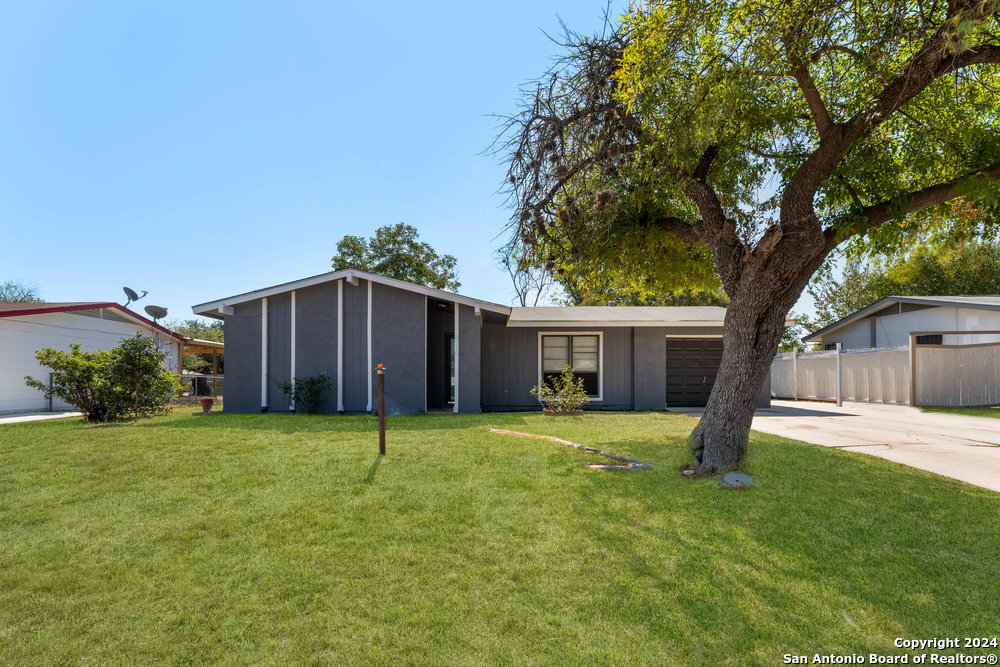 7210 CLOVERFIELD LN, San Antonio, TX 78227