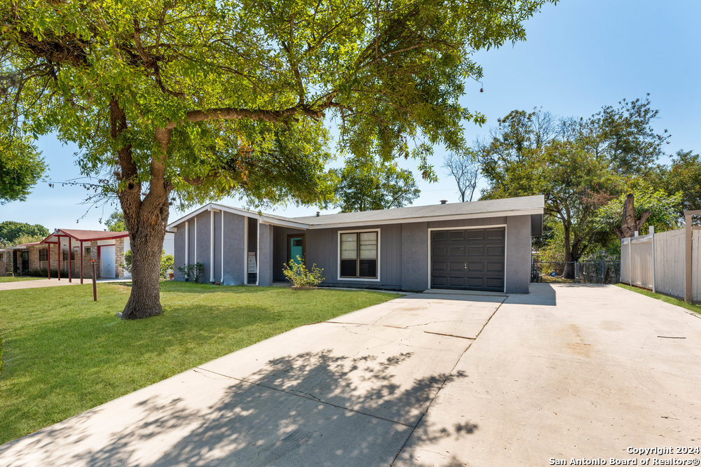 7210 CLOVERFIELD LN, San Antonio, TX 78227