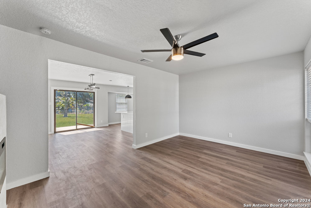 7210 CLOVERFIELD LN, San Antonio, TX 78227