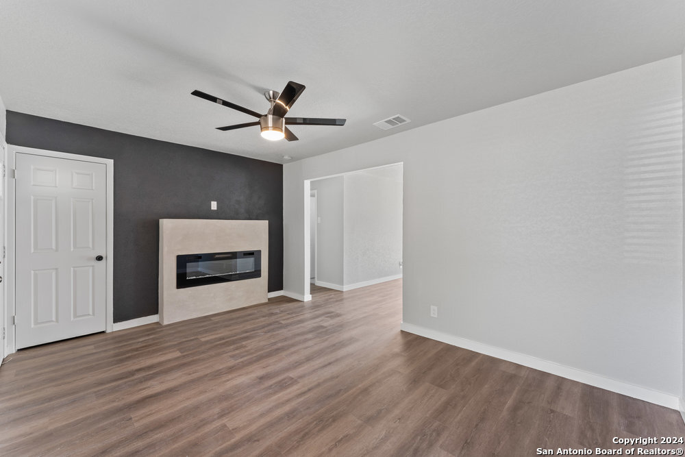 7210 CLOVERFIELD LN, San Antonio, TX 78227