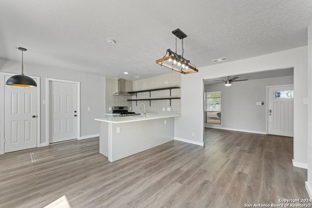 7210 CLOVERFIELD LN, San Antonio, TX 78227