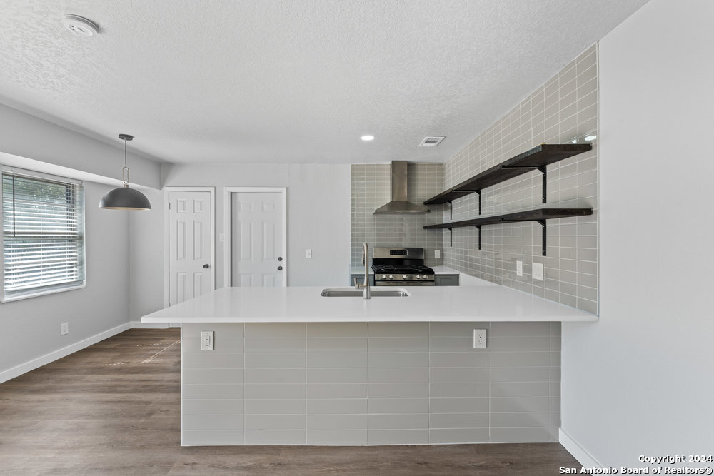 7210 CLOVERFIELD LN, San Antonio, TX 78227