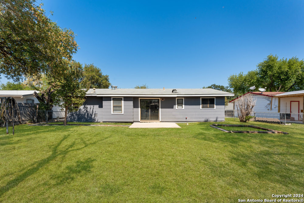7210 CLOVERFIELD LN, San Antonio, TX 78227