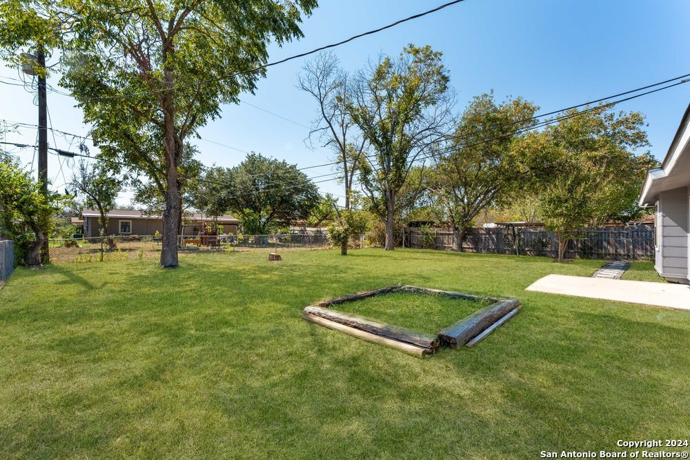 7210 CLOVERFIELD LN, San Antonio, TX 78227