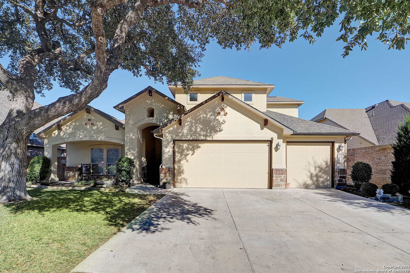 This stunning 4-bedroom, 3.5-bathroom home offers the perfect blend of luxury and comfort. Situated in the desirable neighborhood of Alamo Ranch, it features an open floor plan with spacious living areas, including a bright and airy great room with large windows that flood the space with natural light. The open kitchen is perfect or entertaining equipped with high-end appliances, a large island, and plenty of cabinet space.    The primary suite is a true retreat with a spa-like en-suite bathroom featuring dual vanities, a large garden tub for relaxing the day away, and a walk-in shower. Three additional generously sized bedrooms offer ample closet space and share two well-appointed bathrooms.    Step outside to your own private oasis, where you'll find a beautifully landscaped backyard with a sparkling pool and an outdoor kitchen, perfect for relaxing or entertaining. The large patio area provides plenty of room for lounging or dining al fresco, creating a seamless indoor-outdoor living experience.    Additional features of the home include a half bath for guests, a laundry room, and a two-car garage. With its modern finishes, spacious layout, and outdoor paradise, this home is truly an entertainer's dream.